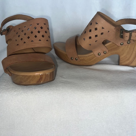 Korks Open Toe Clog Sandals - Picture 4 of 6